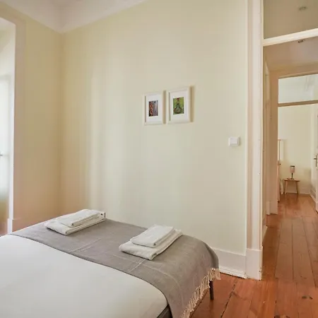Renovated Spacious Baixa Apartment, By Timecooler * Lissabon