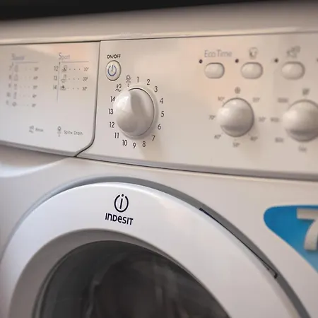 아파트 Renovated Spacious Baixa Apartment, By Timecooler 리스본