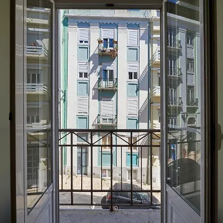 Renovated Spacious Baixa Apartment, By Timecooler