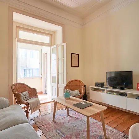 Renovated Spacious Baixa Apartment, By Timecooler Apartment *