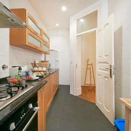 Renovated Spacious Baixa Apartment, By Timecooler Apartment *