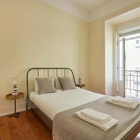 Renovated Spacious Baixa Apartment, By Timecooler *