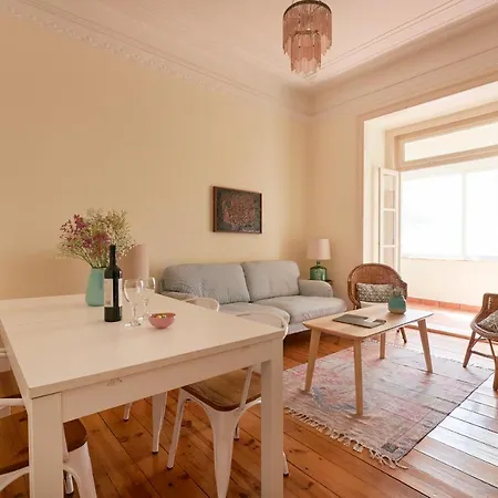 Renovated Spacious Baixa Apartment, By Timecooler *