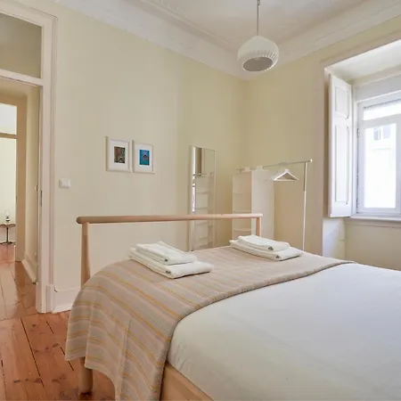 Renovated Spacious Baixa Apartment, By Timecooler