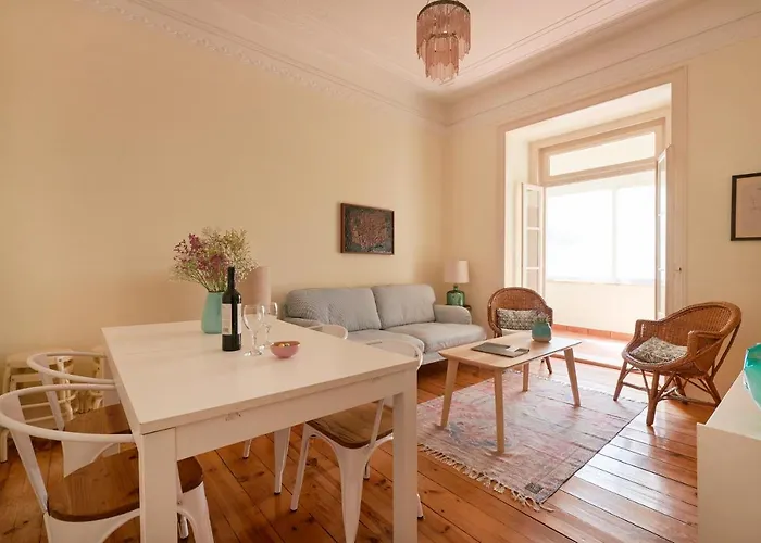 Renovated Spacious Baixa Apartment, By Timecooler *