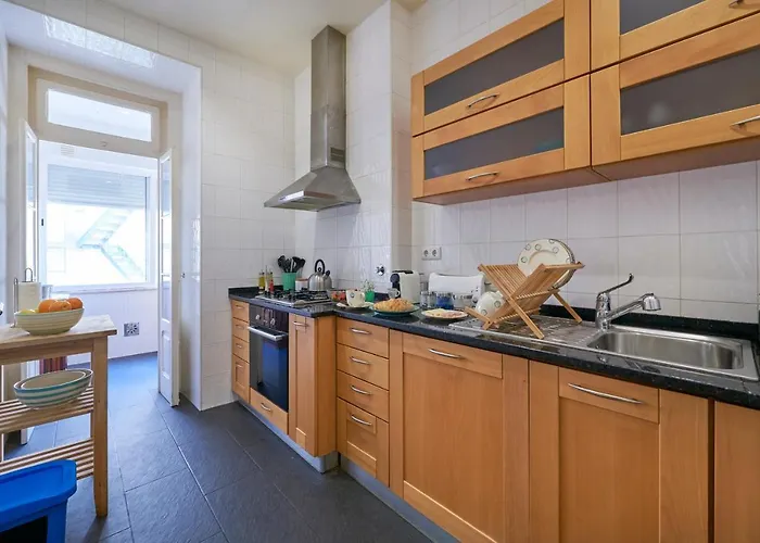 Renovated Spacious Baixa Apartment, By Timecooler