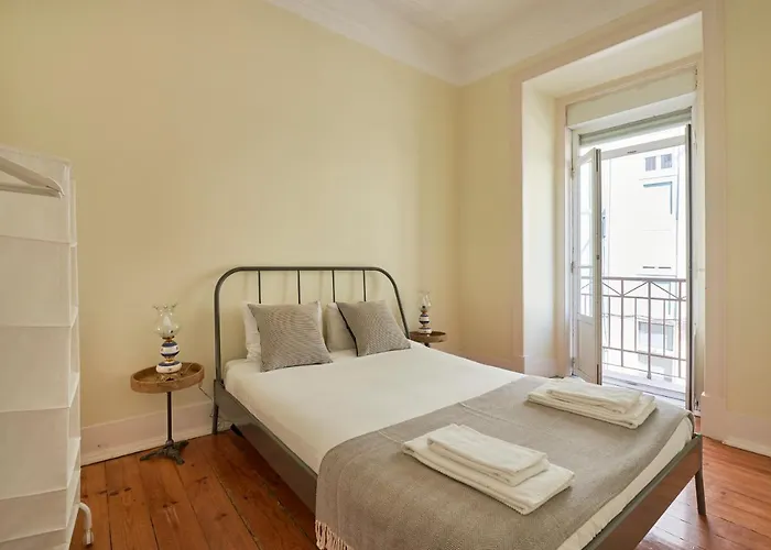 Renovated Spacious Baixa Apartment, By Timecooler *