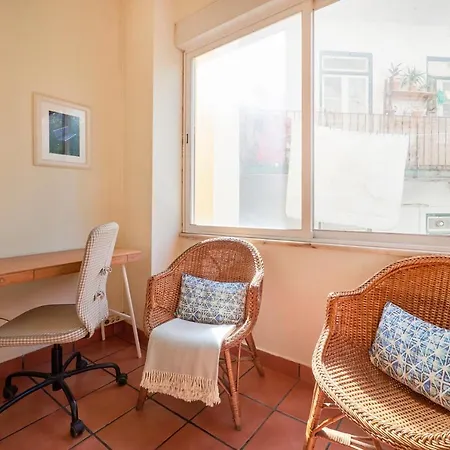 Renovated Spacious Baixa Apartment, By Timecooler Апартаменти *